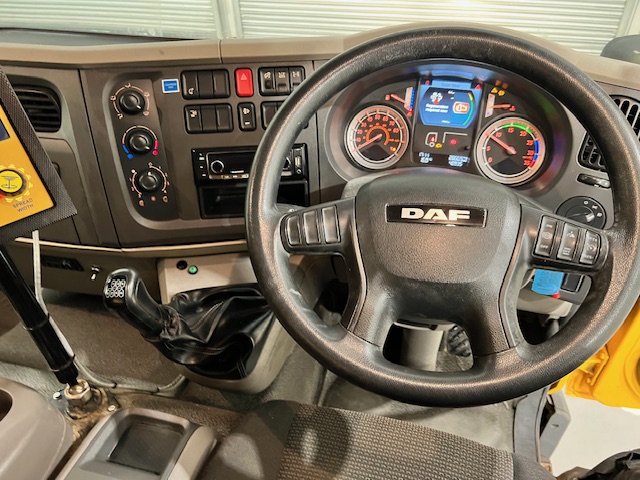 DAF LF 250 4×2 Sleeper Cab Gritter