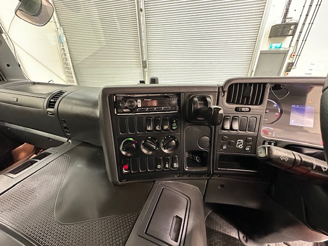 Scania P250 4×2 Sleeper Cab Fridge Box
