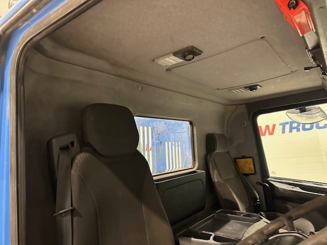 Scania P94 230 4×2 Day Cab Skip Loader