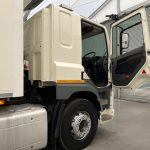 DAF CF 330 6×2 Sleeper Cab Fridge Box - thumbnail