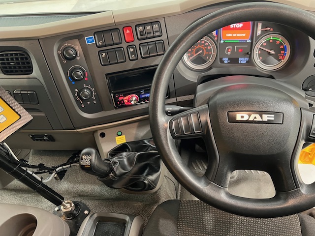 DAF LF 250 4×2 Sleeper Cab Gritter