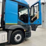 Mercedes Actros 1830 Sleeper Curtainsider Box Van - thumbnail