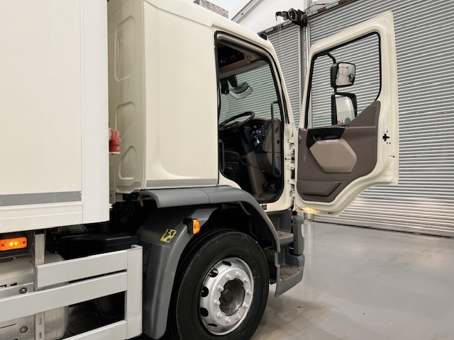 DAF LF 250 4×2 Rest Cab Fridge Box