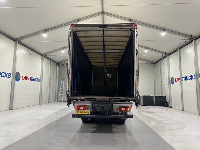 Mercedes Actros 2530 6×2 Sleeper Cab Curtainsider