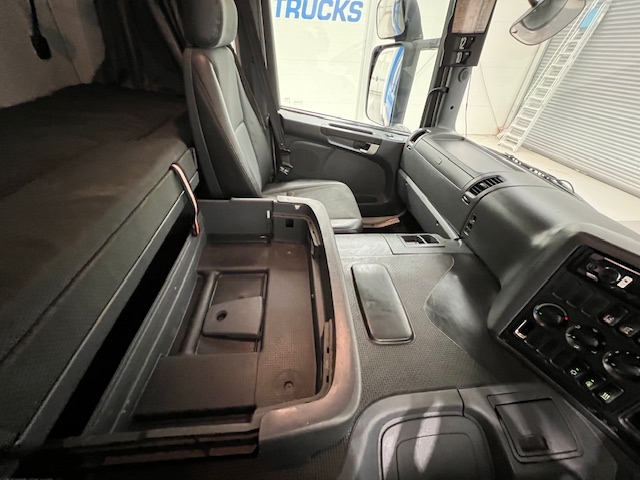Scania P250 4×2 Sleeper Cab Fridge Box
