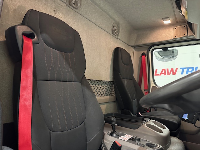 DAF LF 180 4×2 Day Cab Box Van