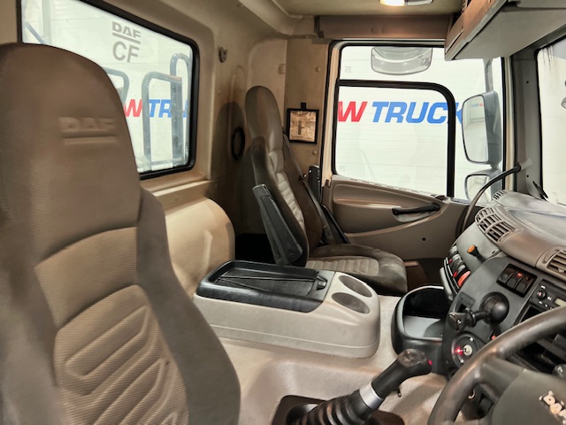 DAF CF85 410 8×4 Day Cab Steel Tipper Grab