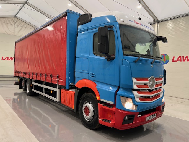 Mercedes Actros 2530 6×2 Sleeper Cab Curtainsider