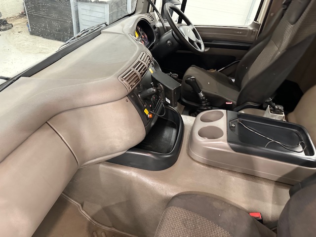 DAF CF75 310 6×4 Steel Tipper Grab Manual