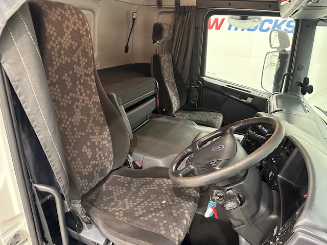 Scania P250 4×2 Sleeper Cab Curtainsider