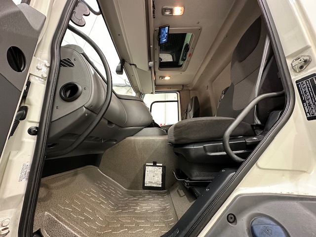 DAF CF 290 6×2 Rear Steer Fridge Box