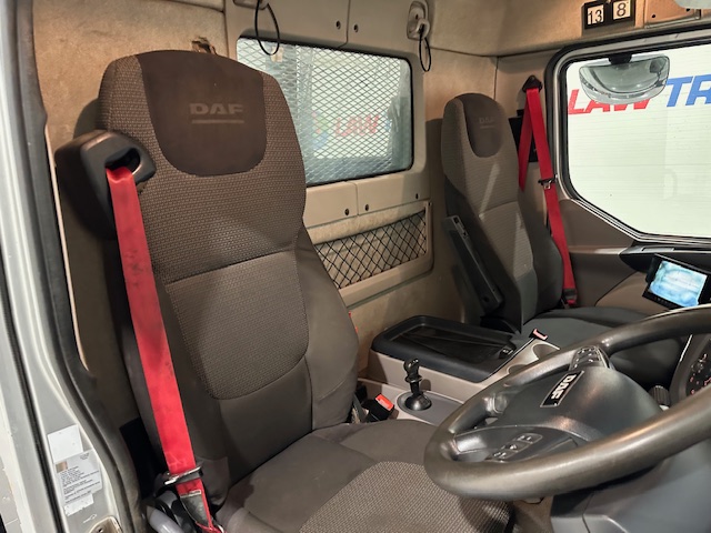 DAF LF 220 Day Cab Skip Loader