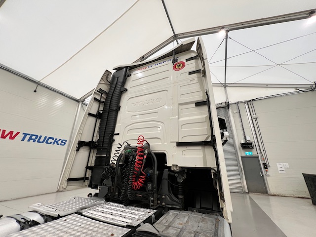 Volvo FH 500 6×2 Midlift Tractor Unit