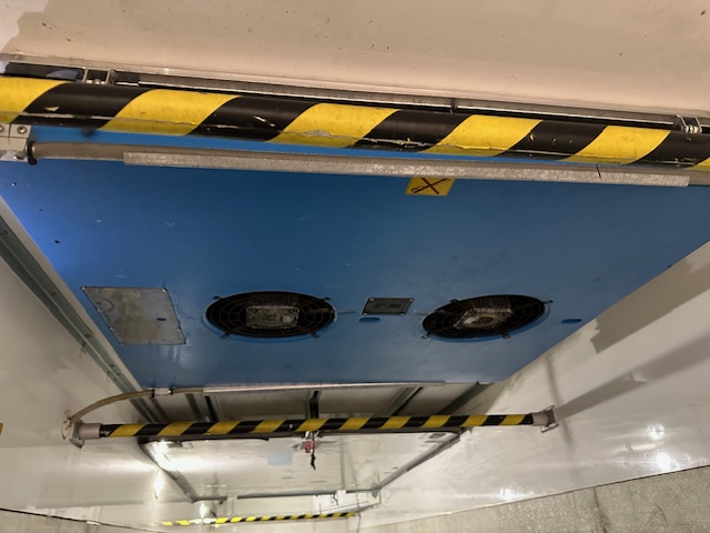 DAF CF 330 Rear Lift Day Cab Fridge Box
