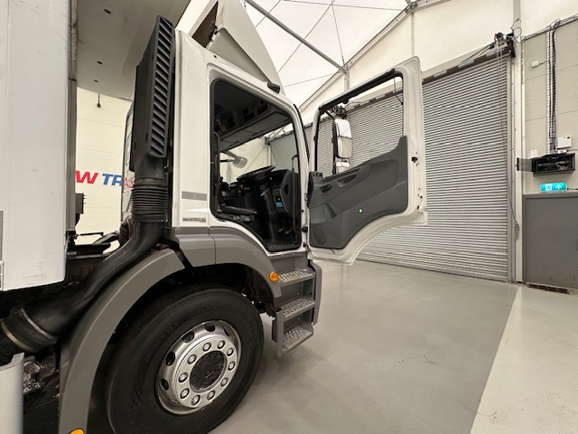 Mercedes Axor 1824 Day Cab Fridge Box