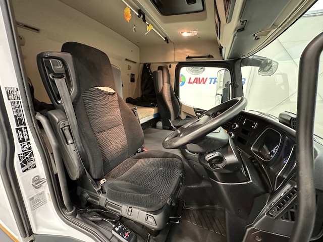 Mercedes Actros 1824 4×2 Sleeper Cab Box Van