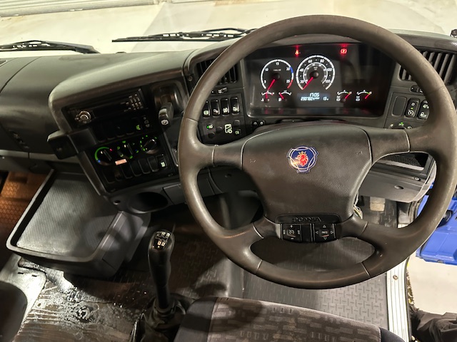 Scania R270 4×2 Sleeper Cab Box Van Manual
