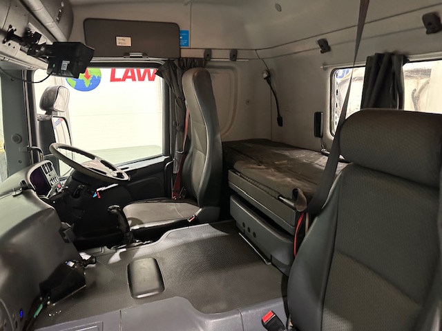 Scania P400 8×4 Sleeper Cab Tipper Manual