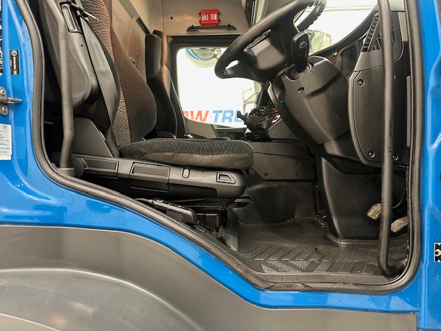 Mercedes Actros 1824 4×2 Day Cab Box Van