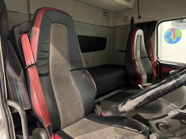 Volvo FM 450 6×2 Midlift Tractor Unit