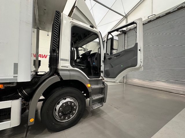 Mercedes Axor 1824 Day Cab Fridge Box