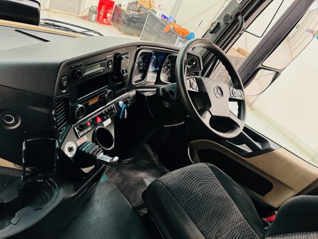 Mercedes Actros 2543 6×2 Midlift Tractor Unit