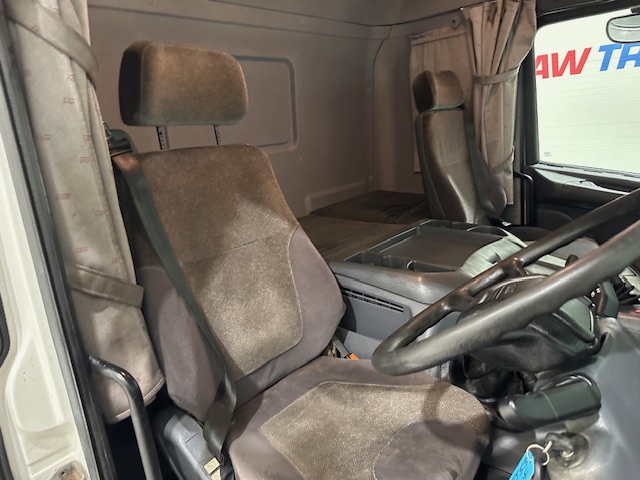 Scania P94 230 4×2 Sleeper Cab Flatbed