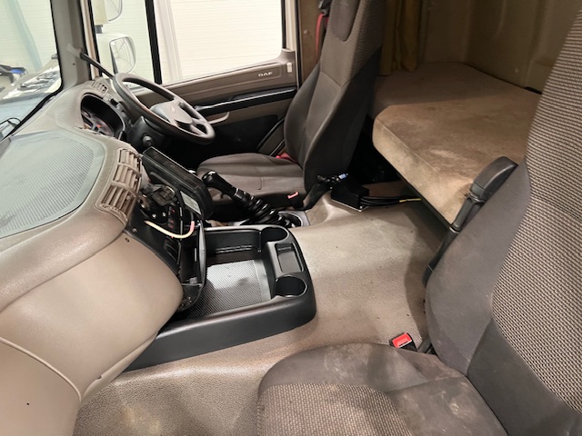 DAF CF85 360 8×4 Sleeper Cab Tipper Manual