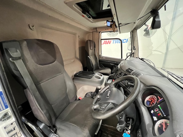DAF CF 290 6×2 Rear Steer Fridge Box