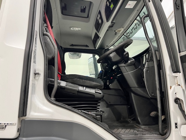 Mercedes Antos 1827 Day Cab Fridge Box