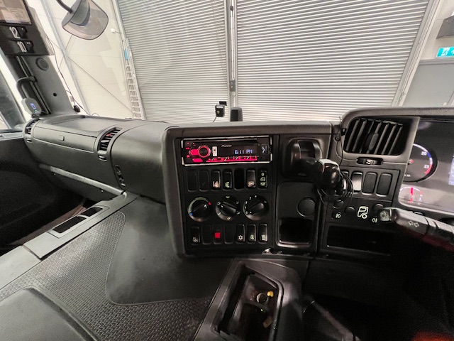Scania P250 4×2 Sleeper Cab Fridge Box