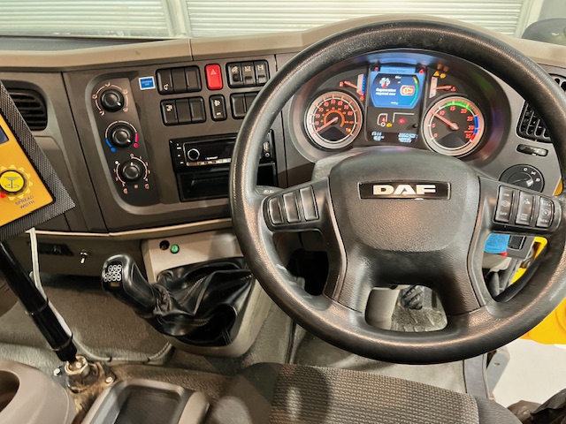 DAF LF 250 4×2 Sleeper Cab Gritter