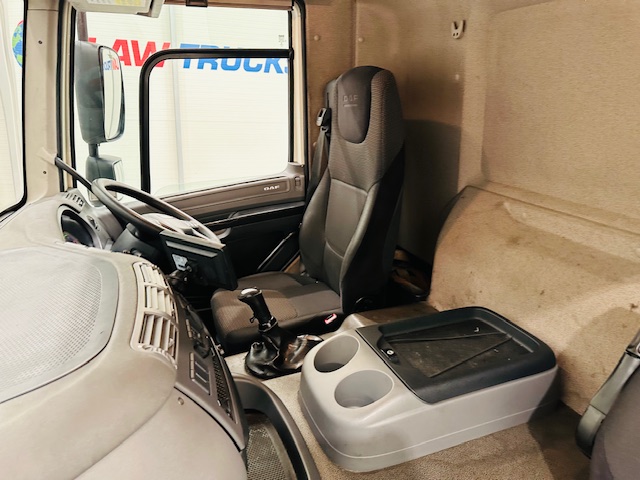 DAF CF 290 6×2 Rear Steer Fridge Box