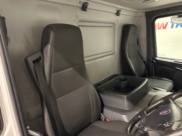 Scania P280 6×2 Rear Lift Day Cab Fridge Box