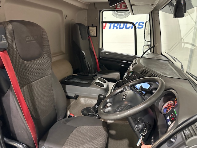 DAF CF 370 6×2 Rear Lift Dropside Brick Grab Manual