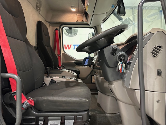 DAF LF 180 4×2 Day Cab Box Van
