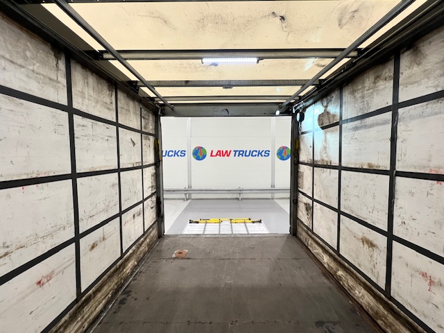 Mercedes Actros 1824 Day Cab Curtainsider