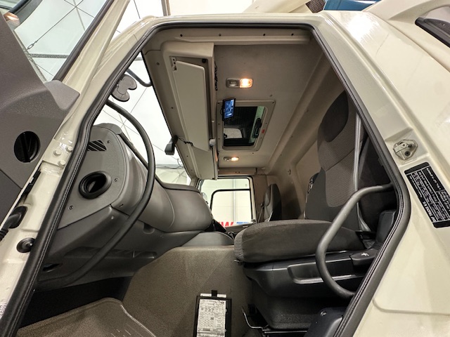 DAF CF 290 6×2 Rear Steer Fridge Box