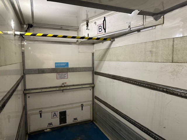 DAF CF 330 Rear Lift Day Cab Fridge Box