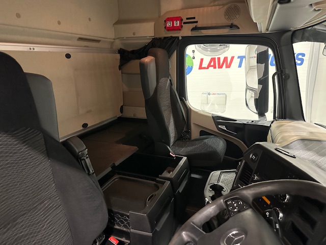 Mercedes Actros 2545 6×2 Midlift Tractor Unit
