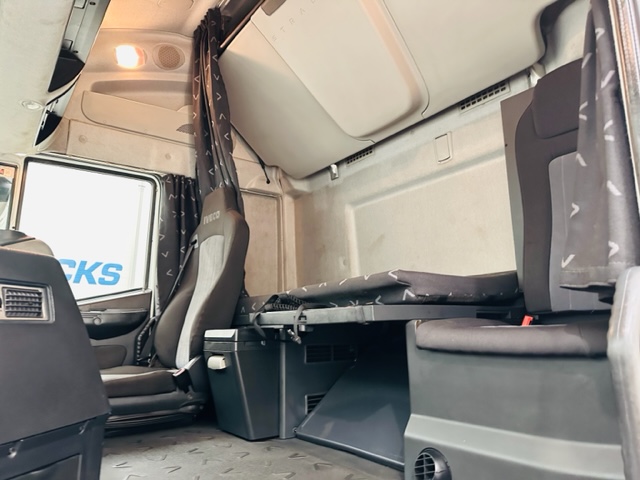 Iveco Stralis 450 4×2 Tractor Unit