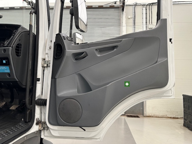 Mercedes Axor 1824 Day Cab Fridge Box