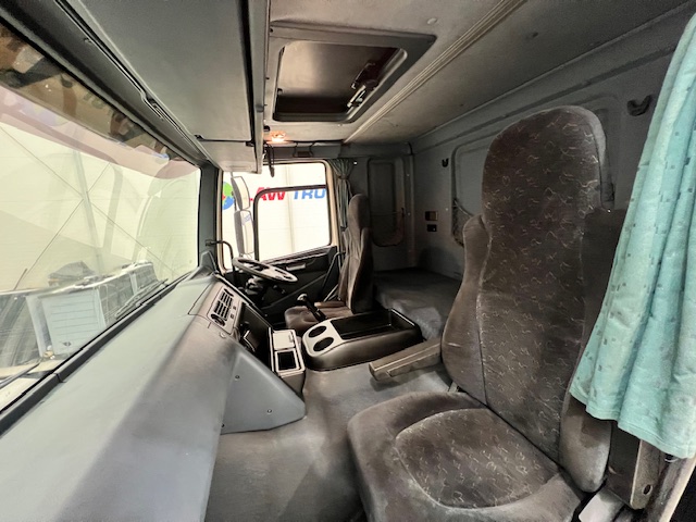 DAF CF85 380 4×2 Sleeper Cab Tractor Unit Manual