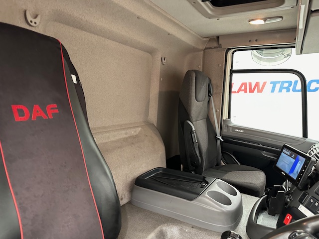 DAF CF 290 6×2 Rear Steer Fridge Box