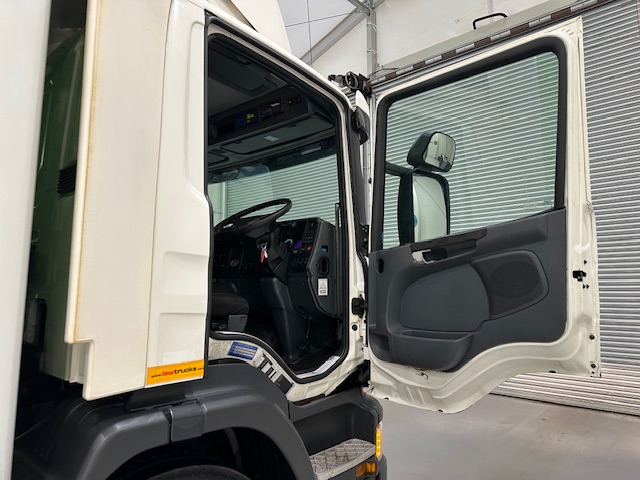 Scania P280 6×2 Rear Lift Day Cab Fridge Box