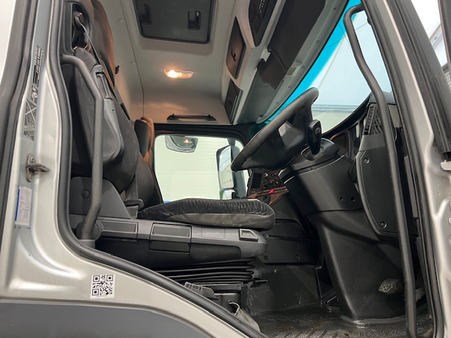 Mercedes Actros 2530 6×2 Day Cab Curtainsider