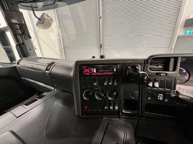 Scania P250 4×2 Sleeper Cab Fridge Box