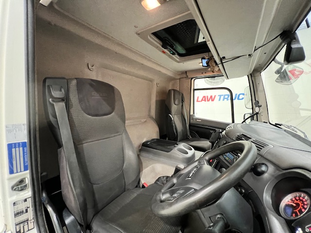DAF CF 290 6×2 Rear Steer Fridge Box