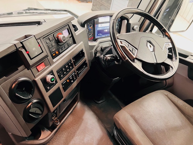 Renault T460 6×2 Midlift Tractor Unit