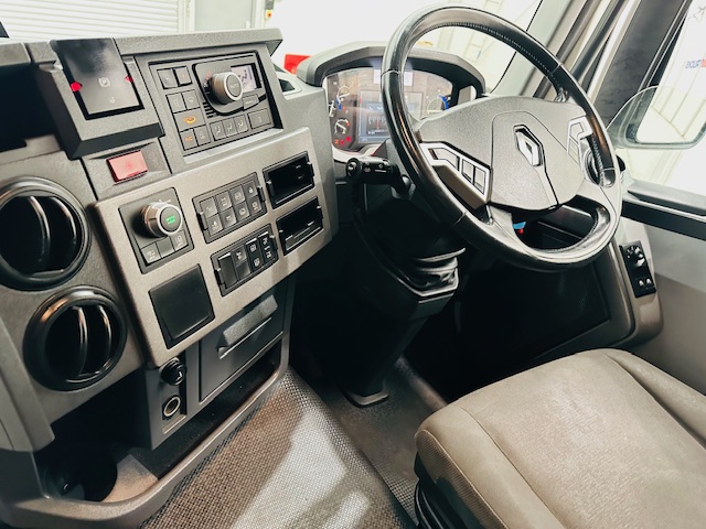 Renault T460 6×2 Midlift Tractor Unit